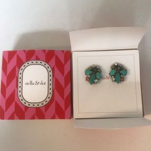 Stella and Dot Naomi Cluster Earring